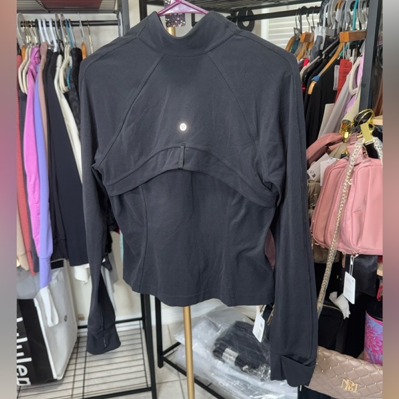 255. Lululemon Nulu Cropped Define Jacket in Black - Picture 3 of 6